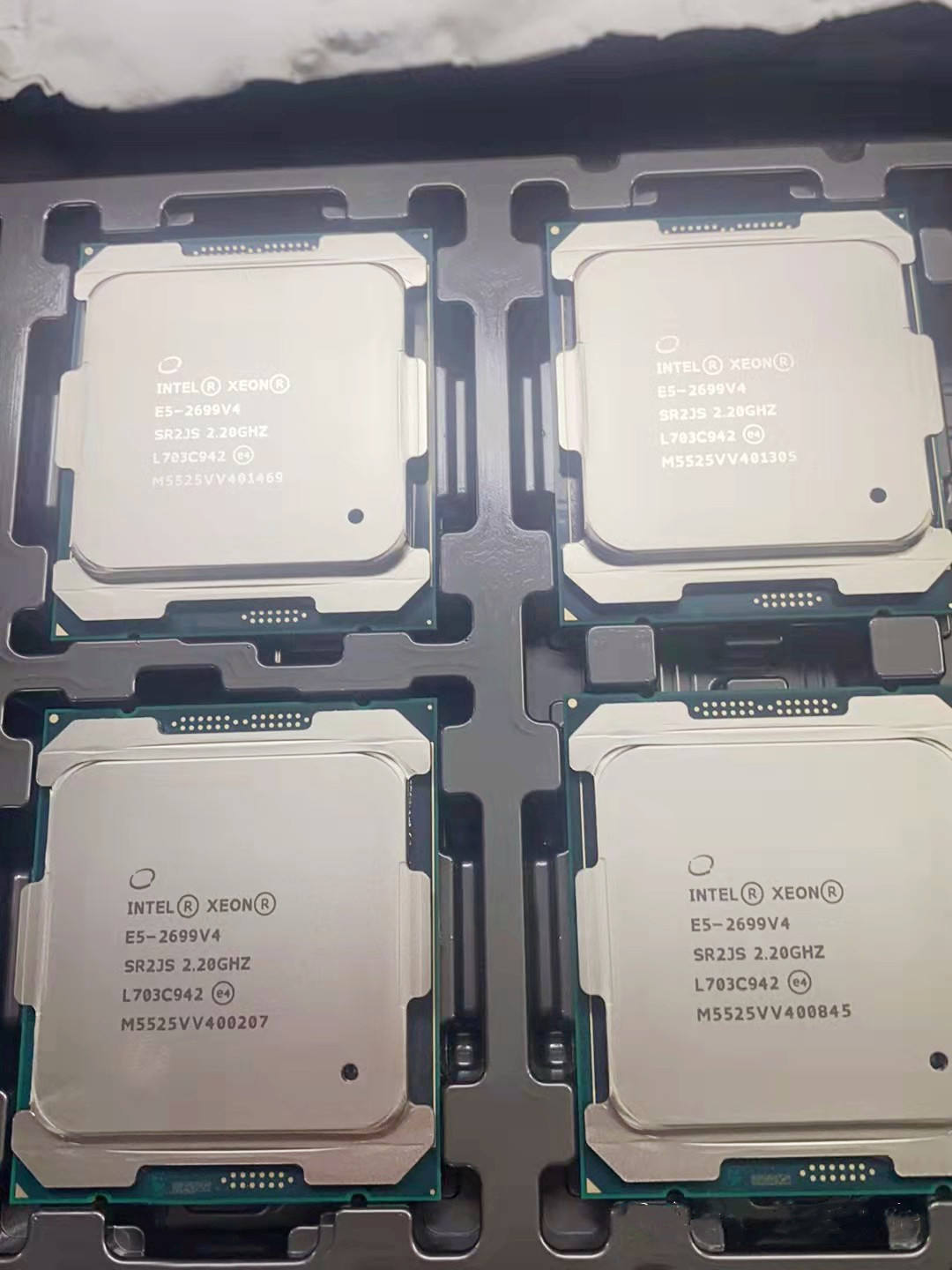 オリジナルサーバーCPU インテル Xeon E5-2699 - E5 2699 V4 のレビューと価格